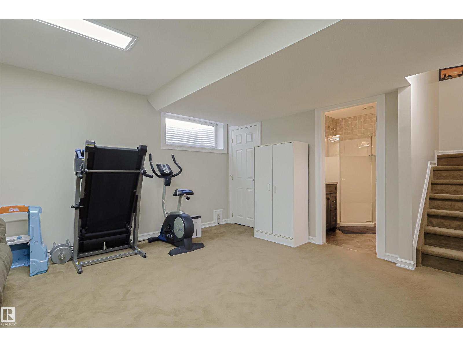 Photo 16 of 3242 23 St Nw, Edmonton AB
