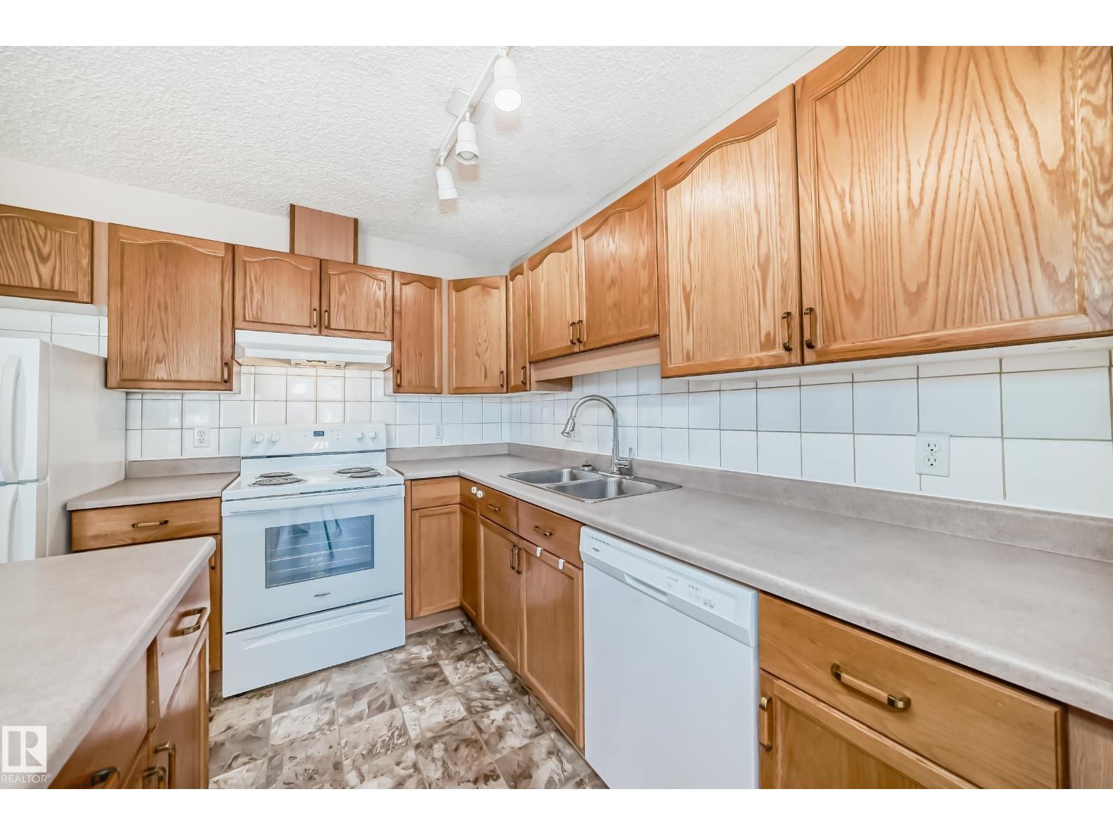 Photo 6 of 25 345 Kirkness Rd Nw, Edmonton AB