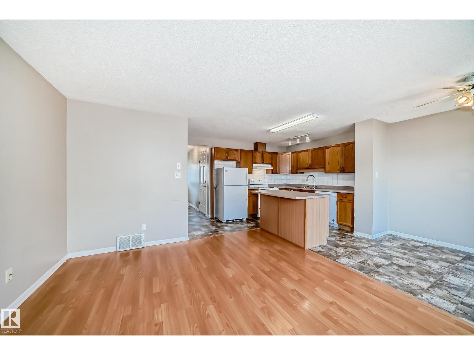 Photo 13 of 25 345 Kirkness Rd Nw, Edmonton AB