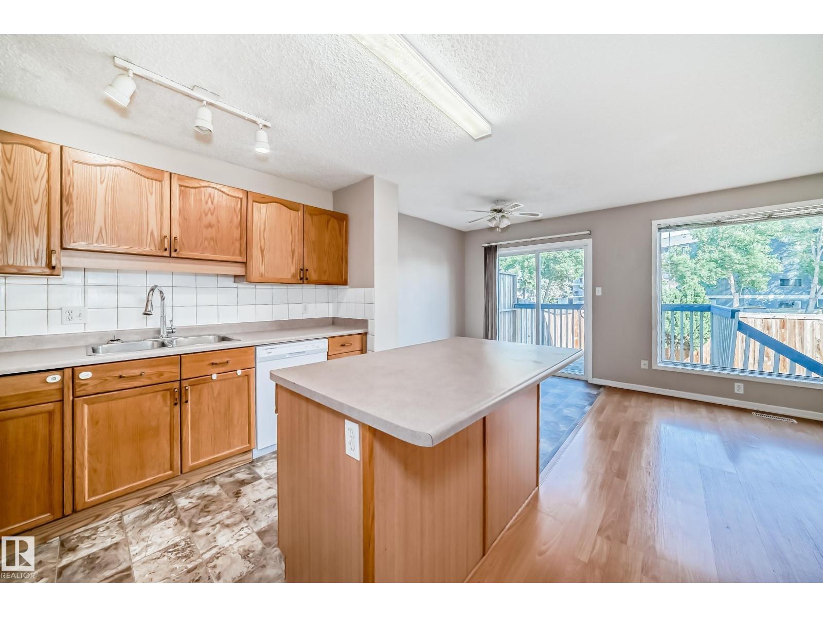 Photo 10 of 25 345 Kirkness Rd Nw, Edmonton AB