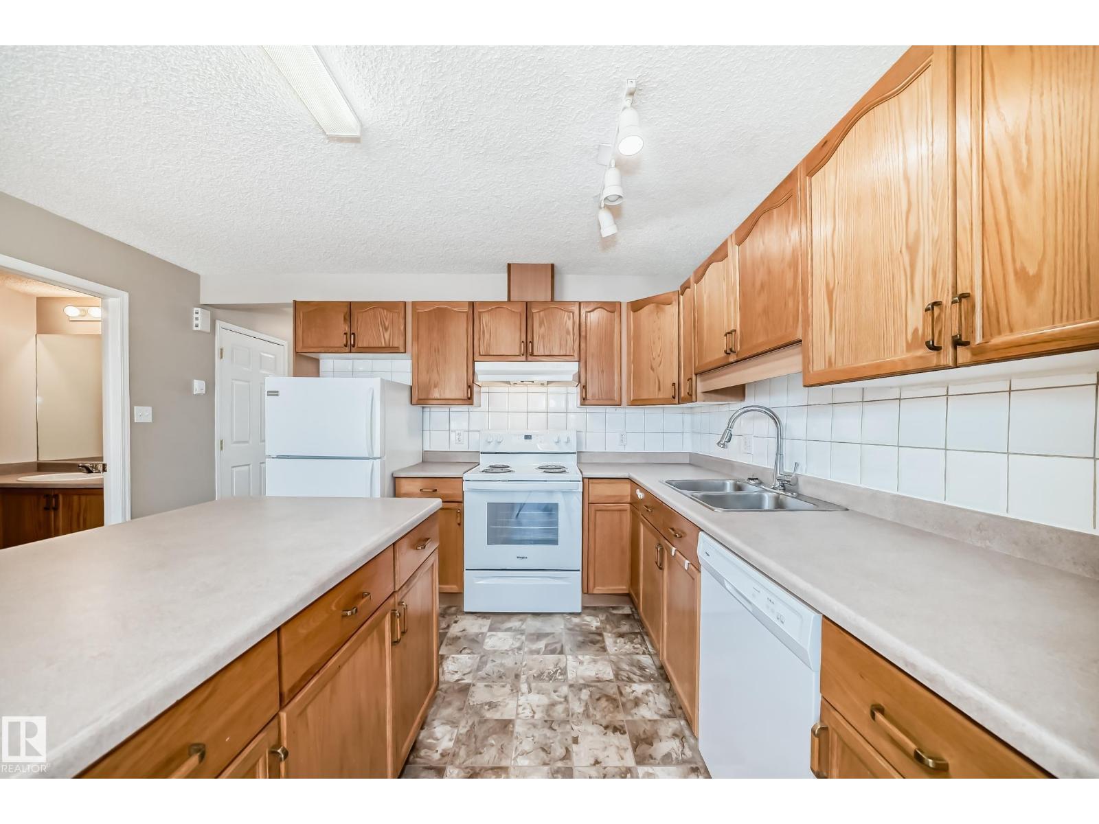 Photo 7 of 25 345 Kirkness Rd Nw, Edmonton AB
