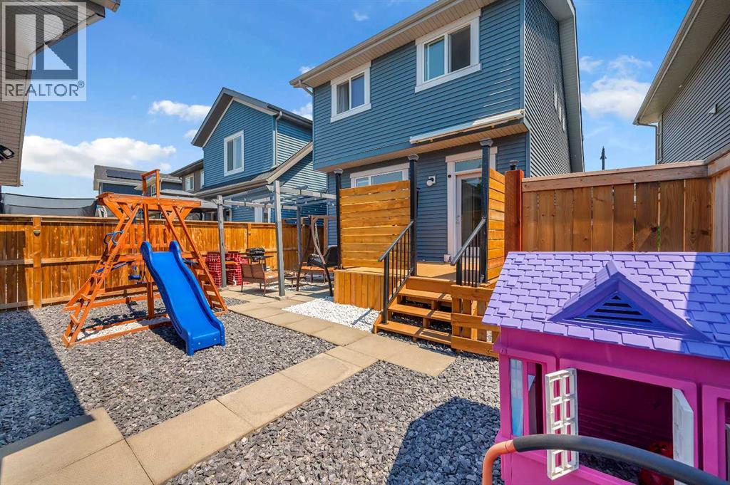 Photo 10 of 239 Sundown Road, Cochrane AB