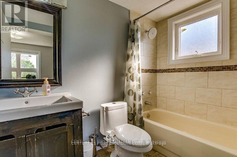 Photo 12 of 317 5 Jacksway Crescent, London North ON