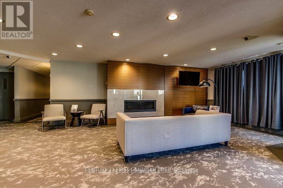 Photo 19 of 317 5 Jacksway Crescent, London North ON