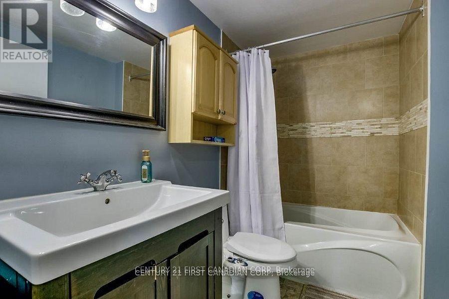 Photo 7 of 317 5 Jacksway Crescent, London North ON