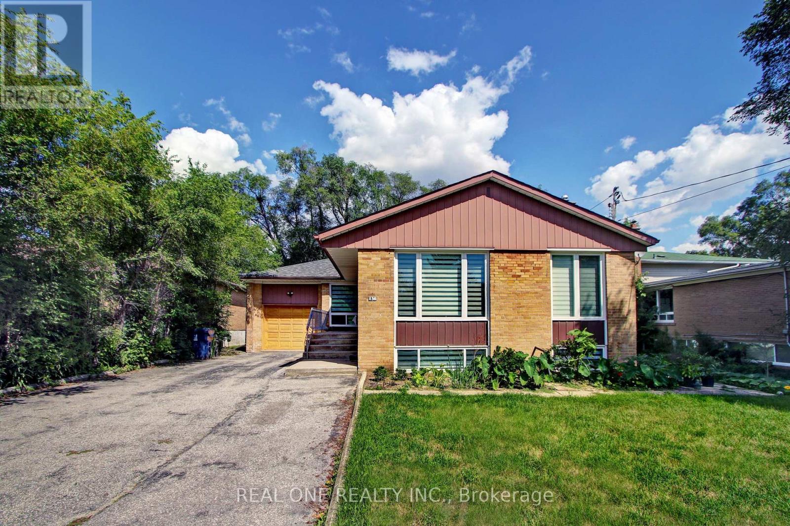 Photo 3 of Basement 136 Waterloo Avenue, Toronto ON