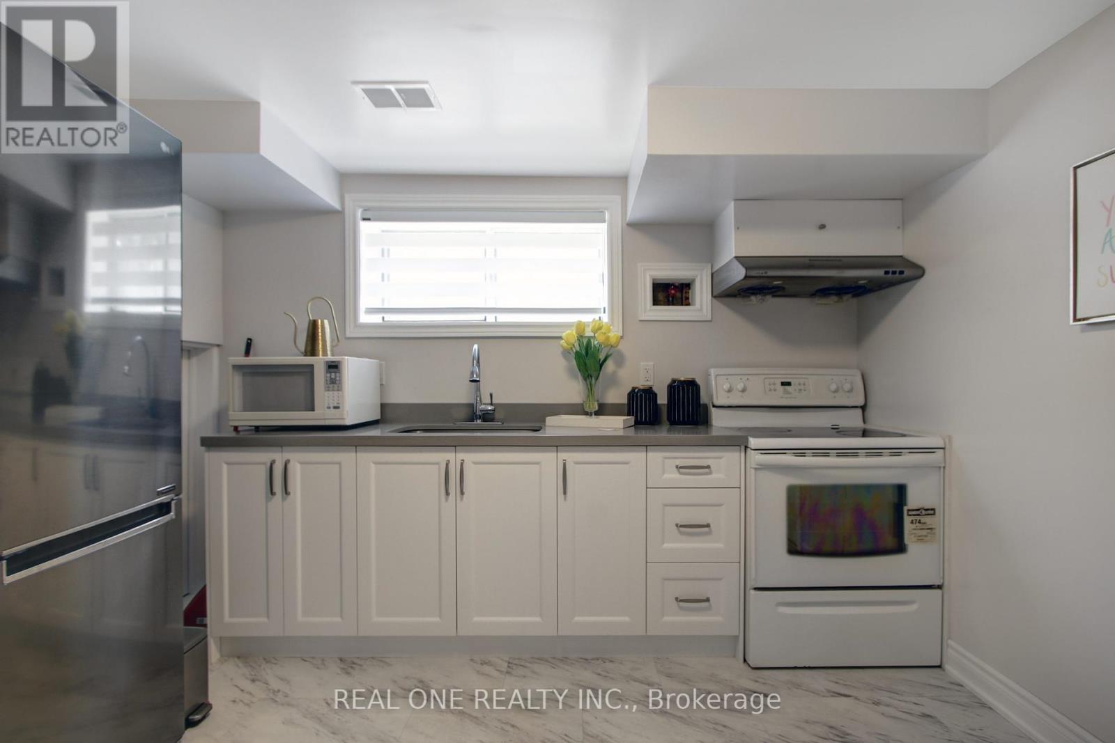 Photo 4 of Basement 136 Waterloo Avenue, Toronto ON