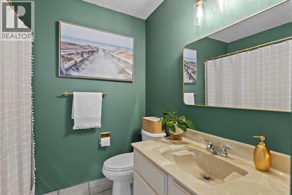 Photo 38 of 48 Shawcliffe Place Sw, Calgary AB