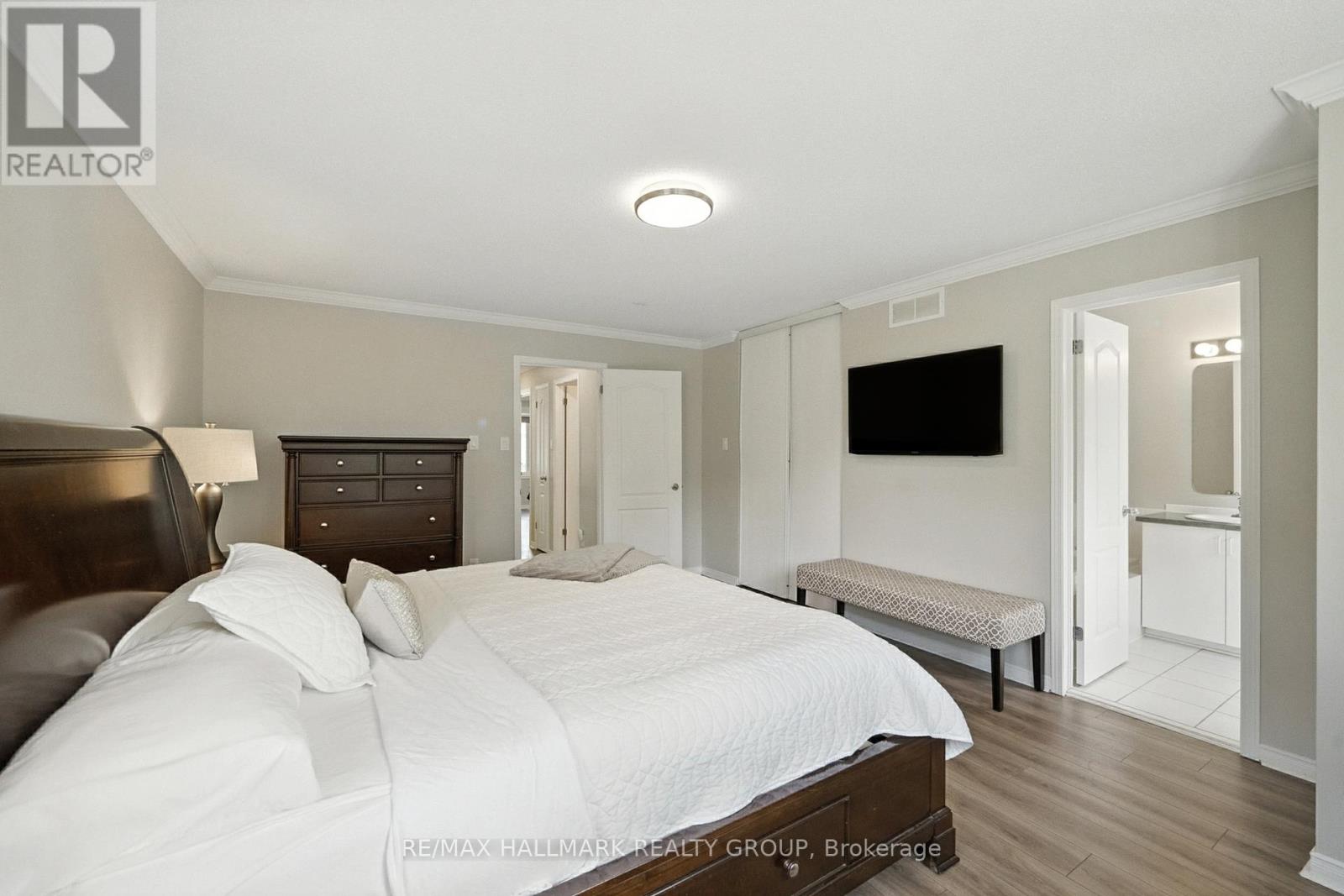 Photo 8 of 6272 Sablewood Place, Ottawa ON