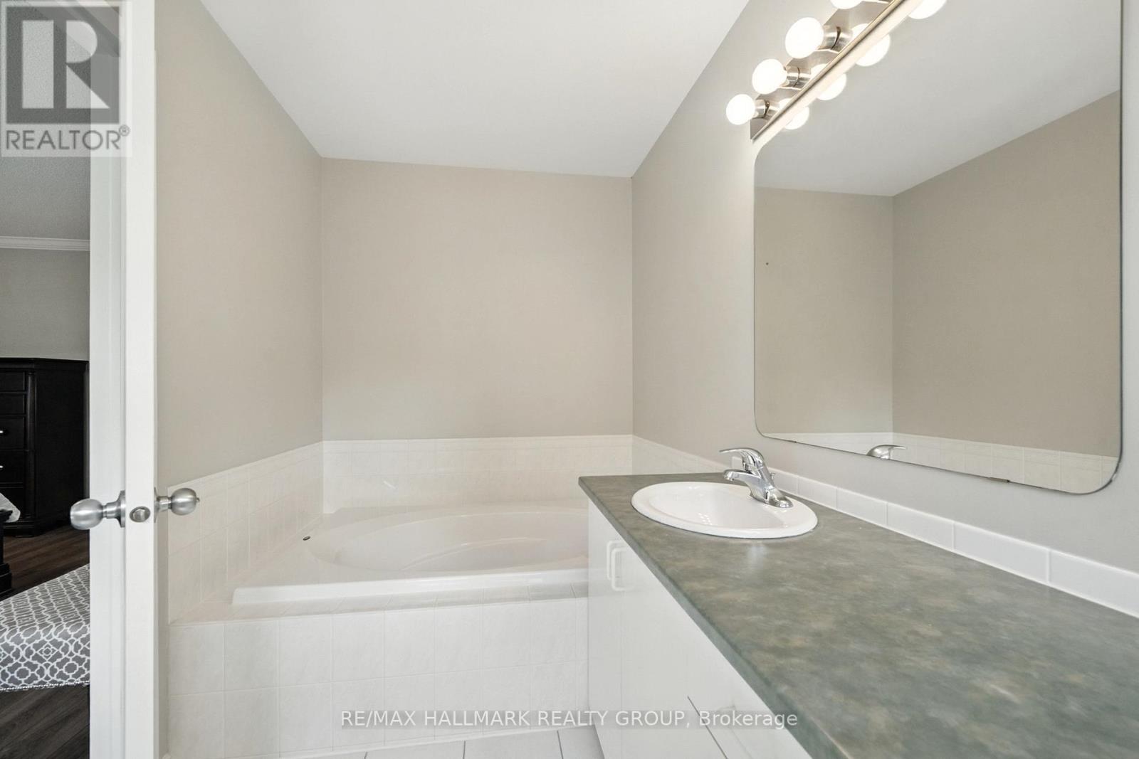 Photo 28 of 6272 Sablewood Place, Ottawa ON