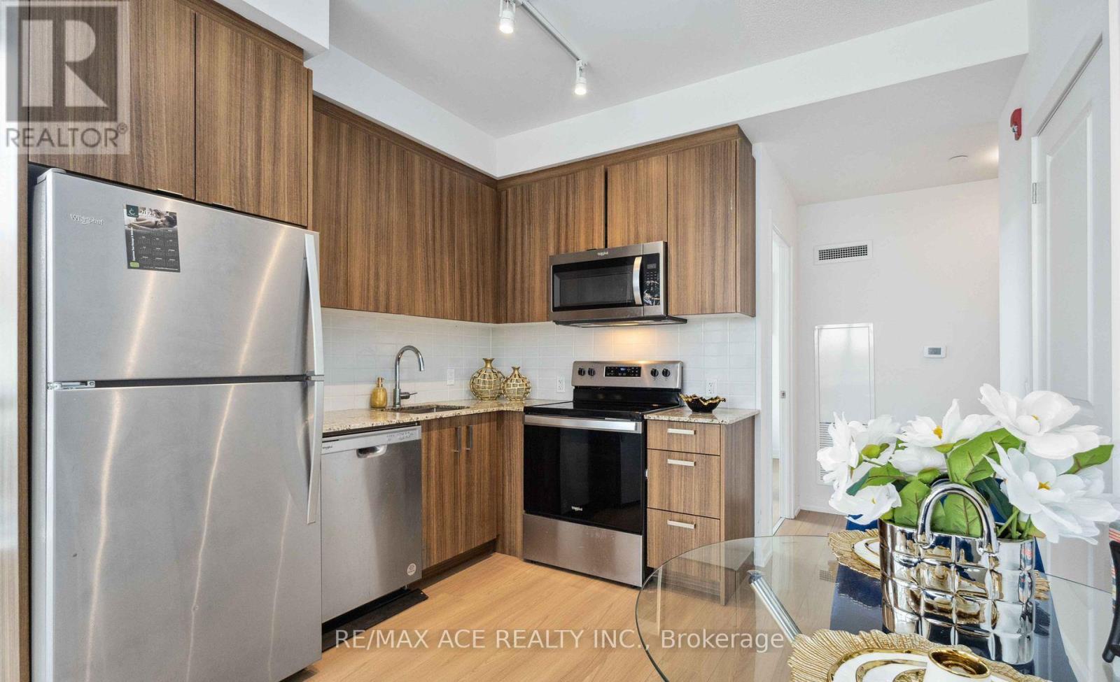 Photo 1 of 204 1010 Dundas Street E, Whitby ON