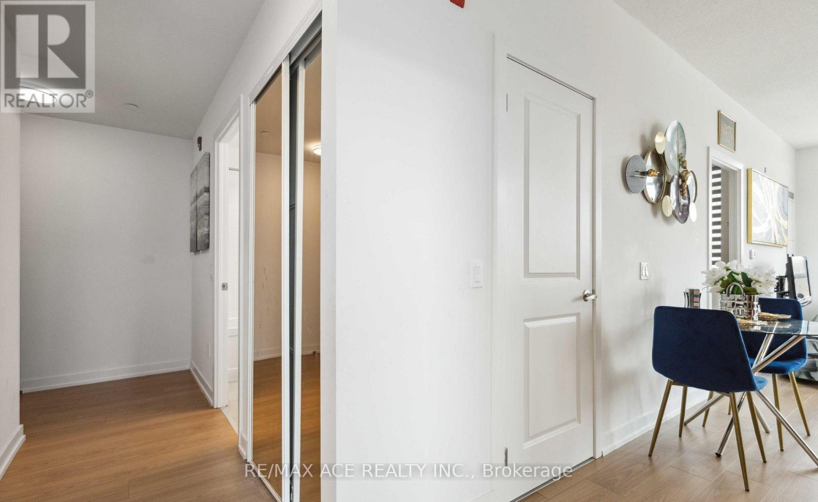 Photo 4 of 204 1010 Dundas Street E, Whitby ON