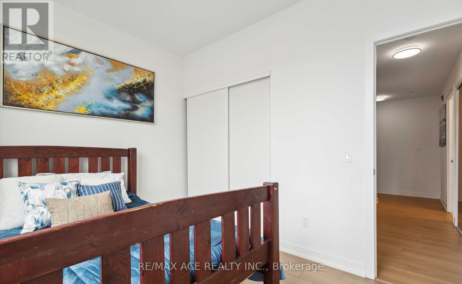 Photo 12 of 204 1010 Dundas Street E, Whitby ON