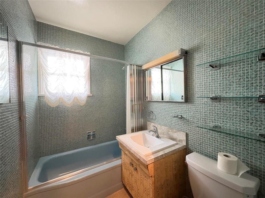Photo 5 of 190 Palliser Avenue, Winnipeg MB