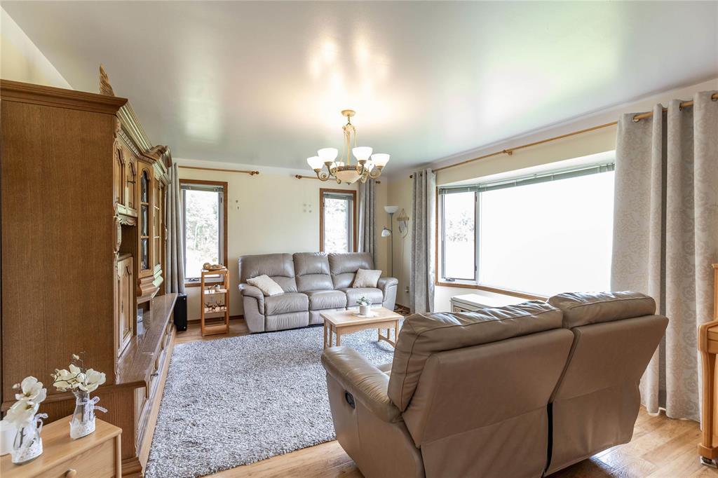 Photo 13 of 74 Harmony Drive, Mitchell MB