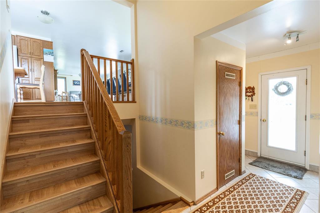 Photo 7 of 74 Harmony Drive, Mitchell MB