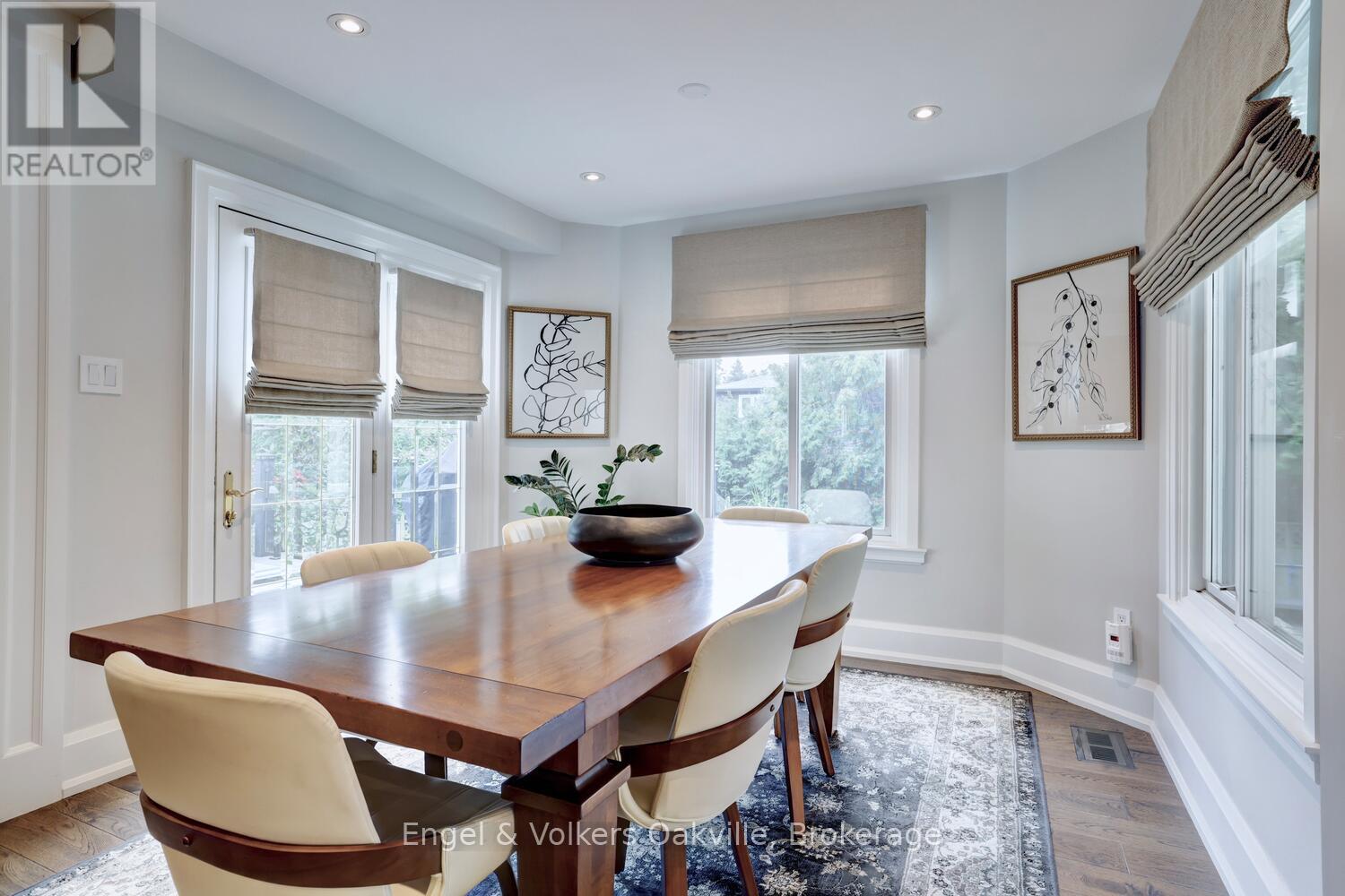 Photo 12 of 262 Vinova Court, Oakville ON