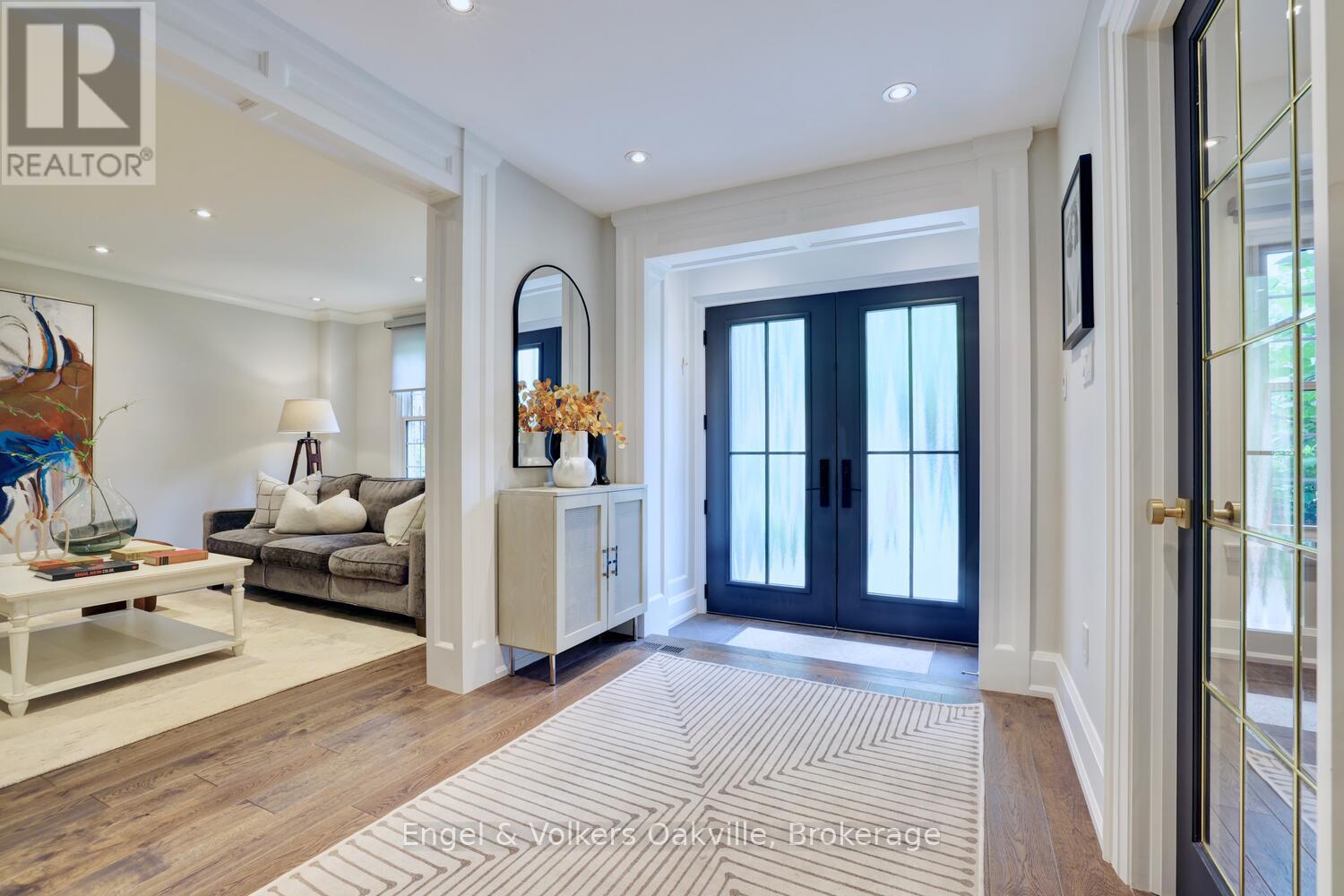 Photo 36 of 262 Vinova Court, Oakville ON