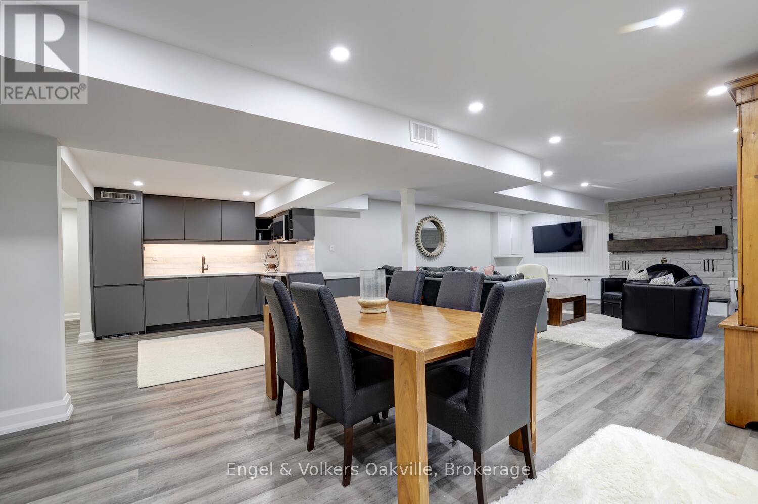 Photo 42 of 262 Vinova Court, Oakville ON