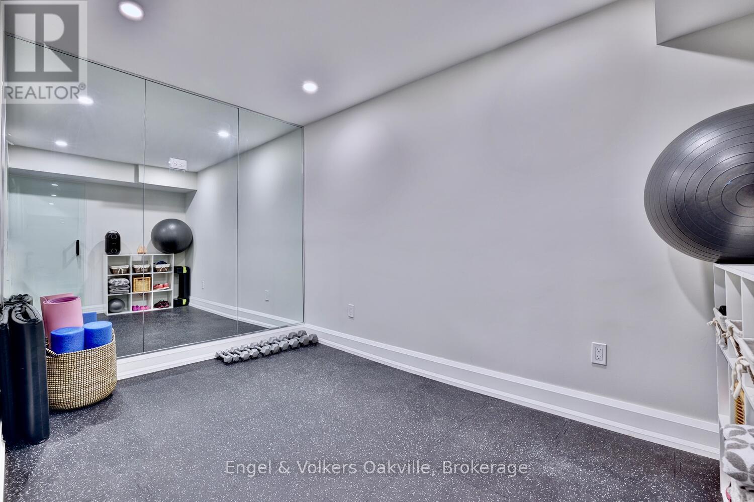 Photo 6 of 262 Vinova Court, Oakville ON