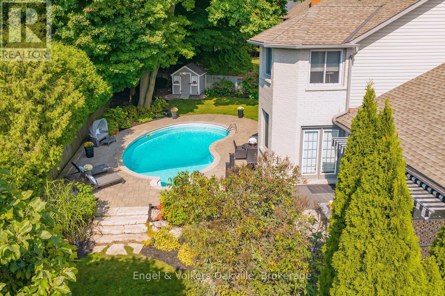 Photo 28 of 262 Vinova Court, Oakville ON