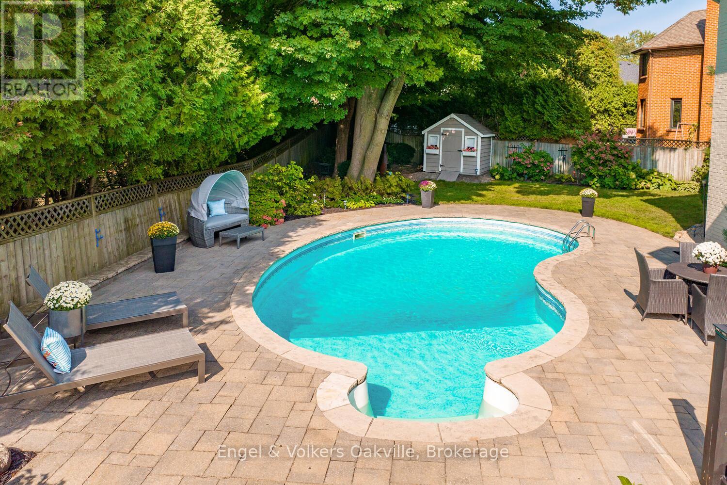 Photo 7 of 262 Vinova Court, Oakville ON