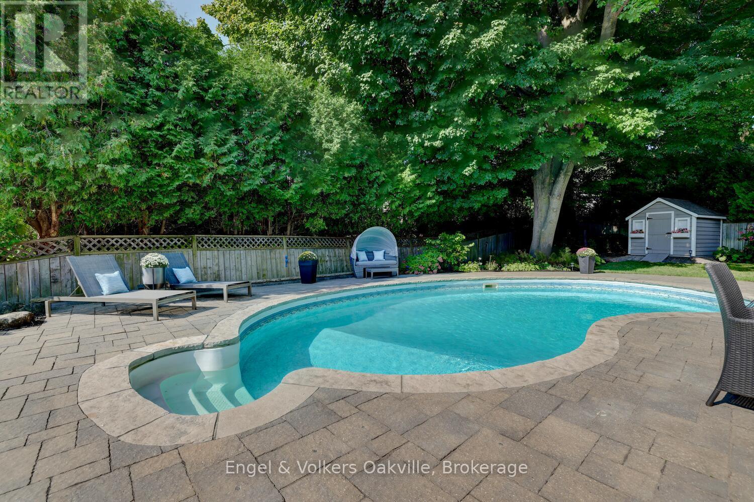 Photo 18 of 262 Vinova Court, Oakville ON