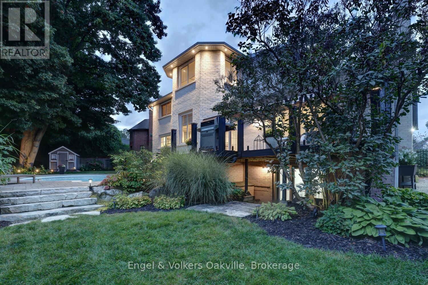Photo 23 of 262 Vinova Court, Oakville ON