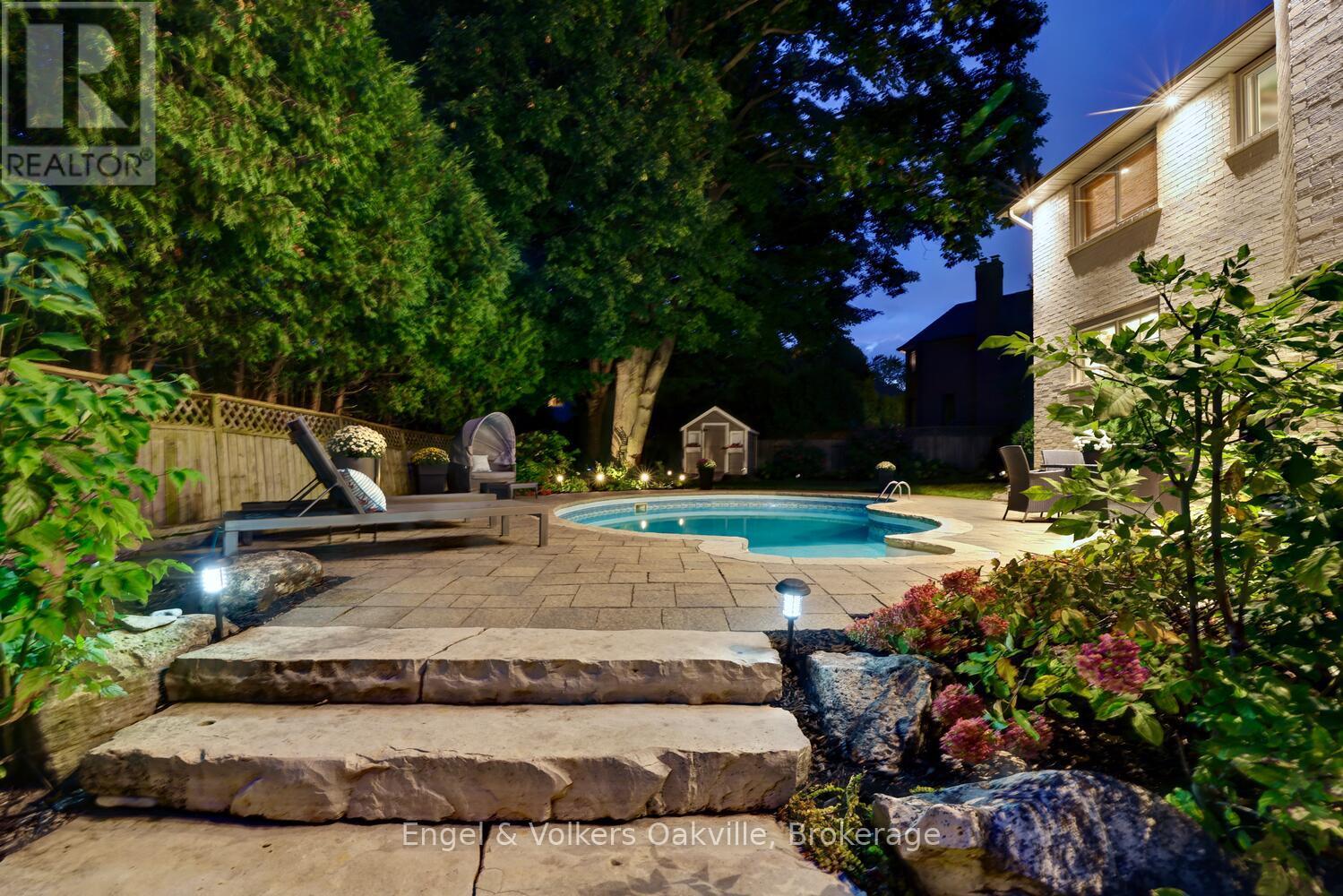 Photo 48 of 262 Vinova Court, Oakville ON