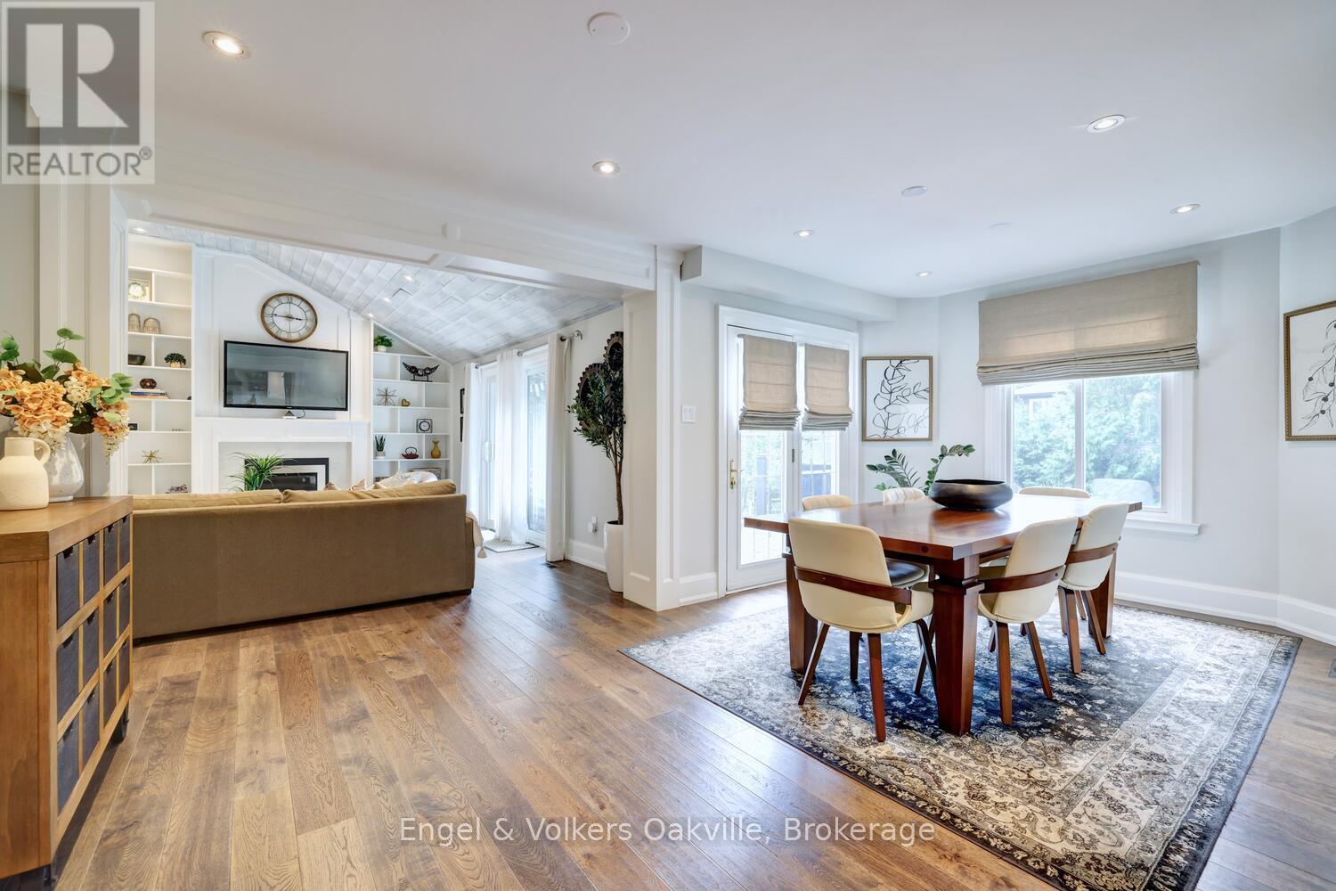 Photo 1 of 262 Vinova Court, Oakville ON