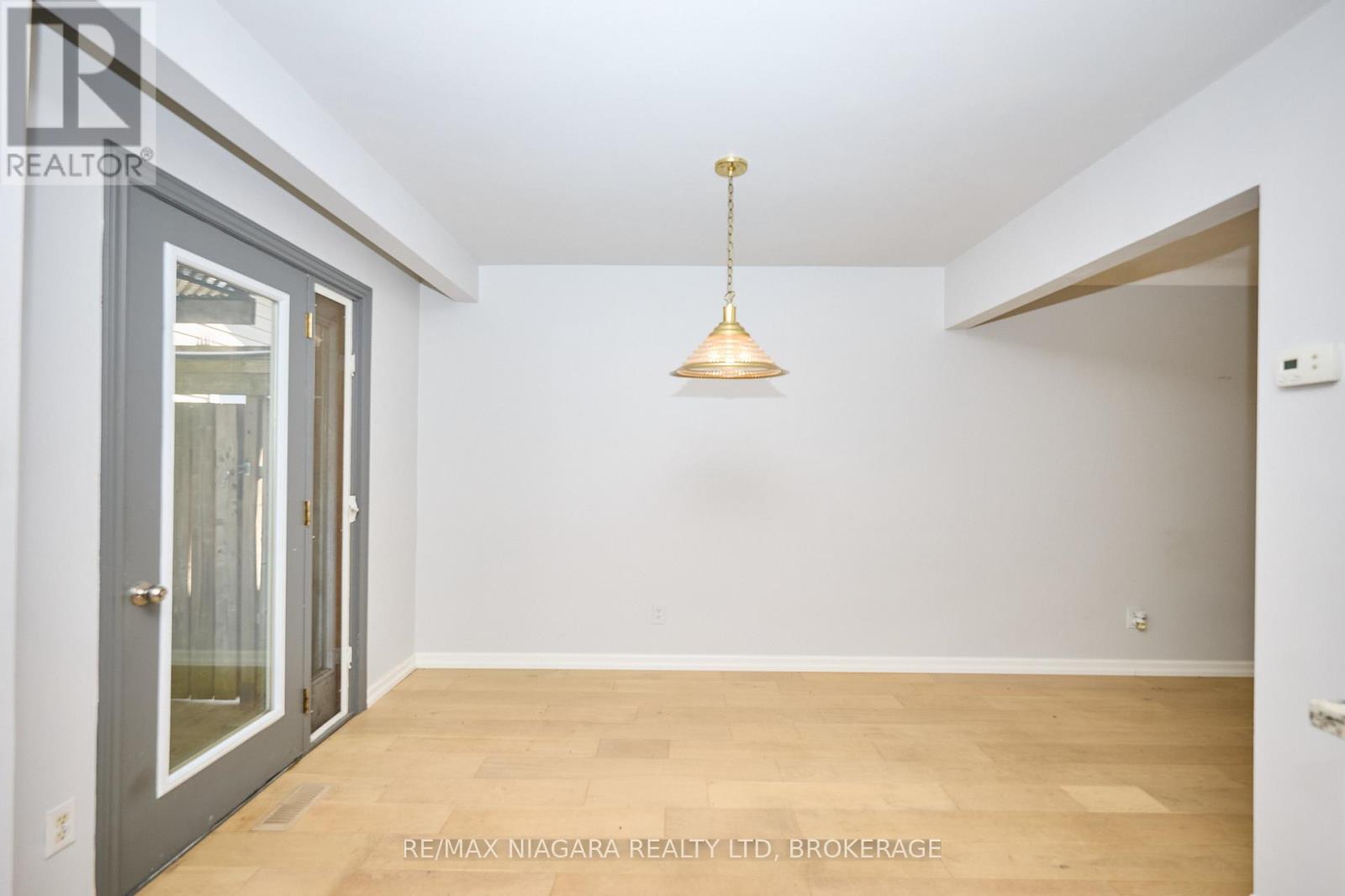 Photo 12 of 68 Acadia Crescent, St Catharines ON
