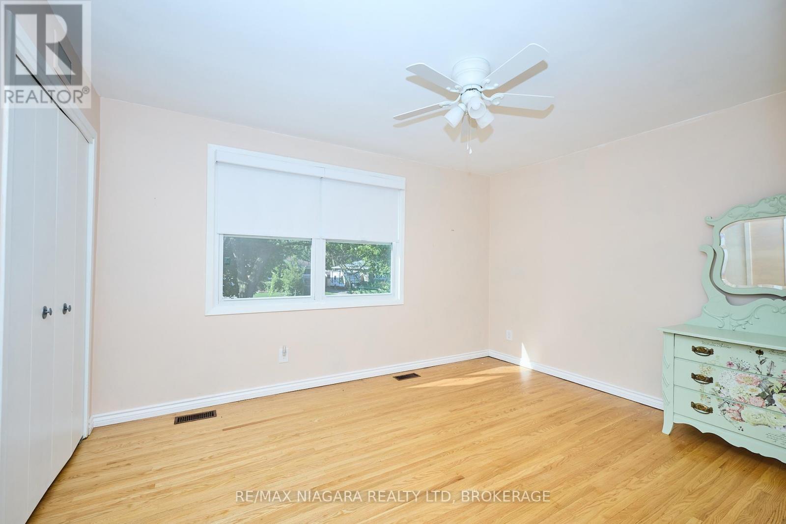 Photo 14 of 68 Acadia Crescent, St Catharines ON