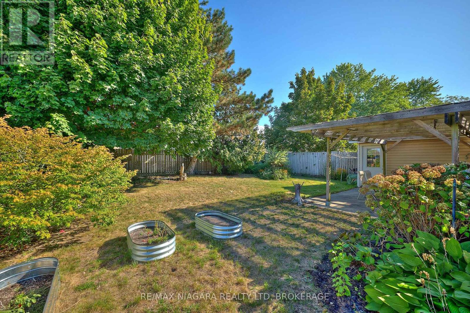 Photo 23 of 68 Acadia Crescent, St Catharines ON