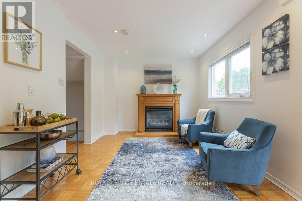 Photo 12 of 241 Rosedale Heights Drive, Vaughan ON