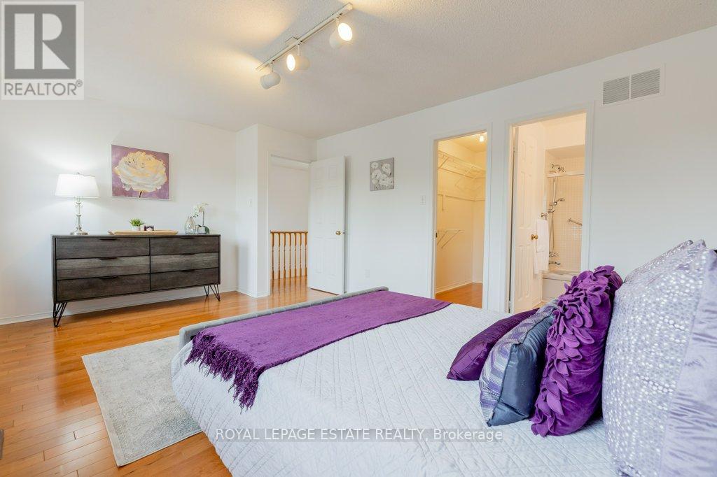 Photo 16 of 241 Rosedale Heights Drive, Vaughan ON