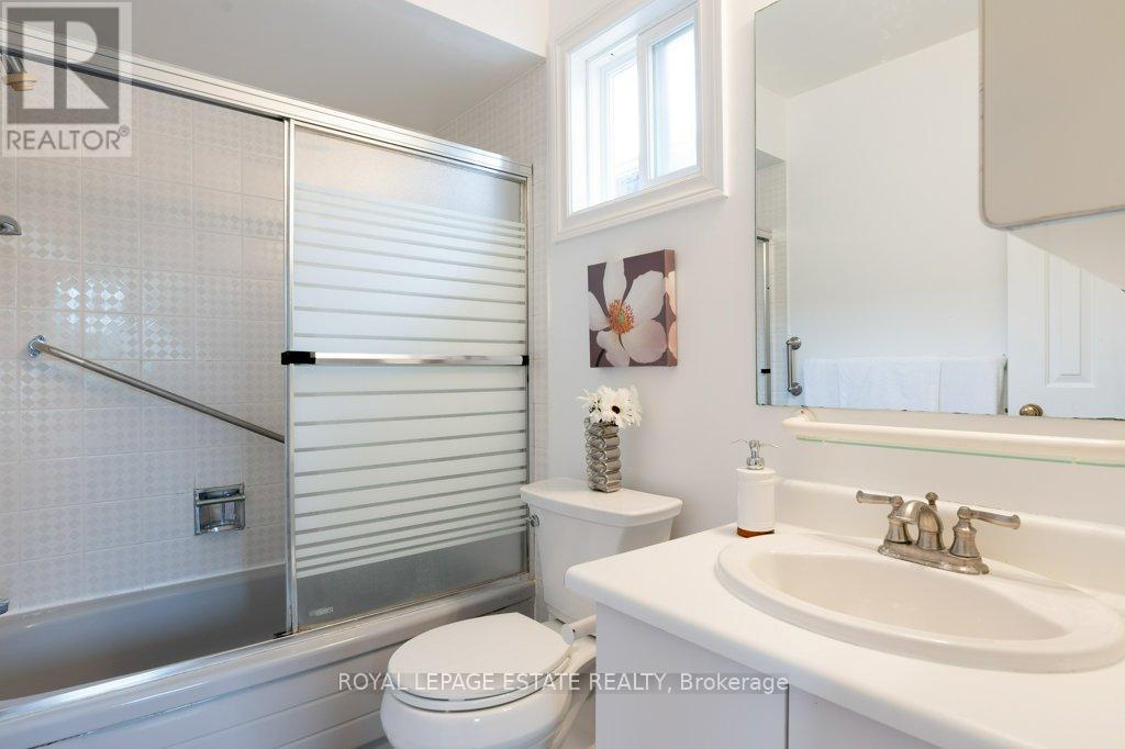 Photo 28 of 241 Rosedale Heights Drive, Vaughan ON