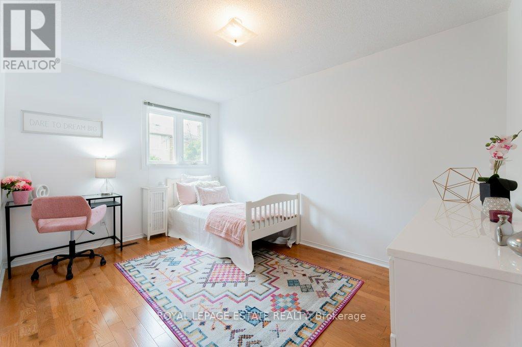 Photo 10 of 241 Rosedale Heights Drive, Vaughan ON