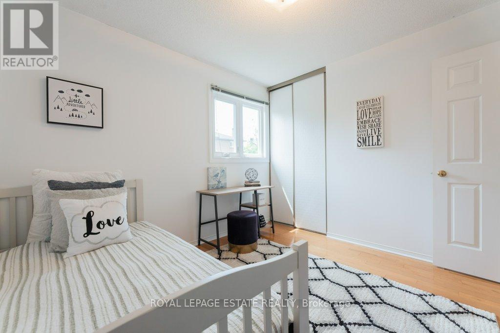 Photo 6 of 241 Rosedale Heights Drive, Vaughan ON
