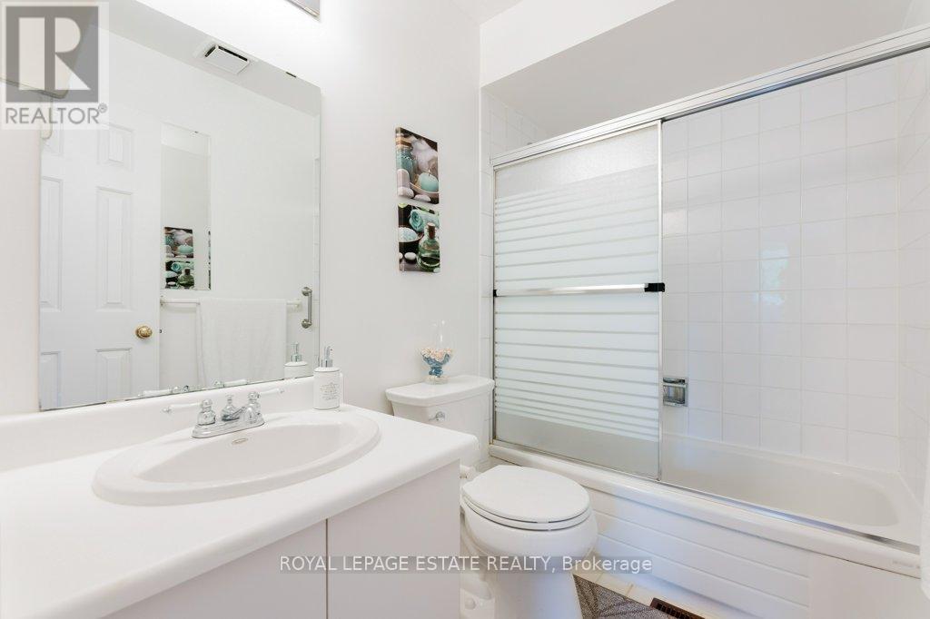 Photo 15 of 241 Rosedale Heights Drive, Vaughan ON