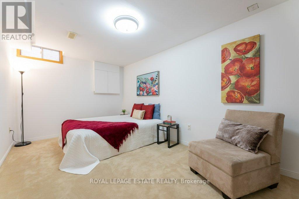 Photo 17 of 241 Rosedale Heights Drive, Vaughan ON