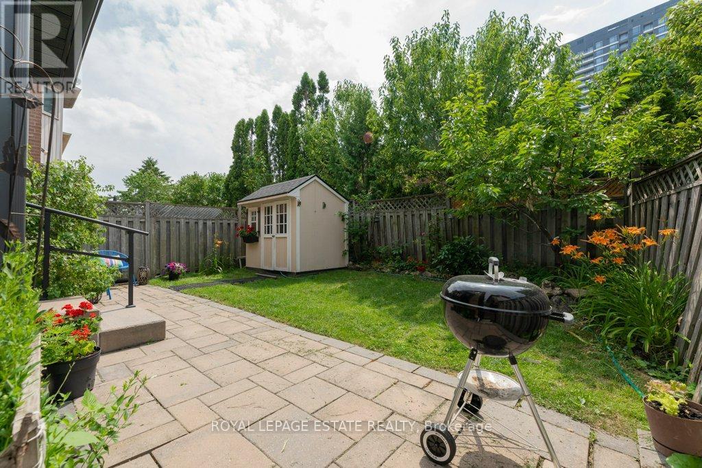 Photo 3 of 241 Rosedale Heights Drive, Vaughan ON