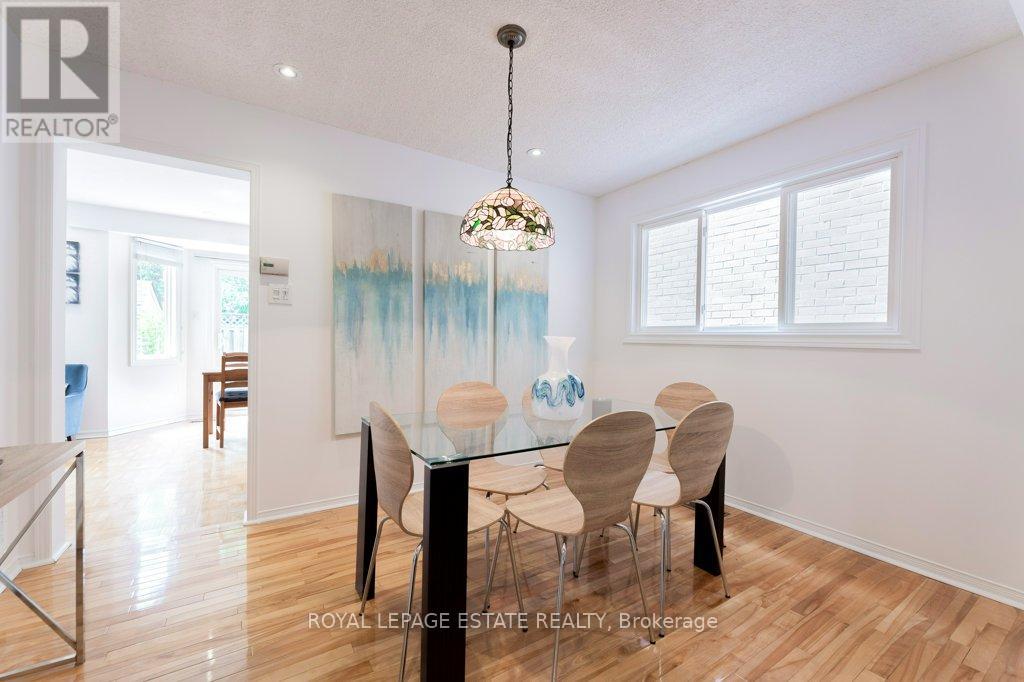 Photo 7 of 241 Rosedale Heights Drive, Vaughan ON
