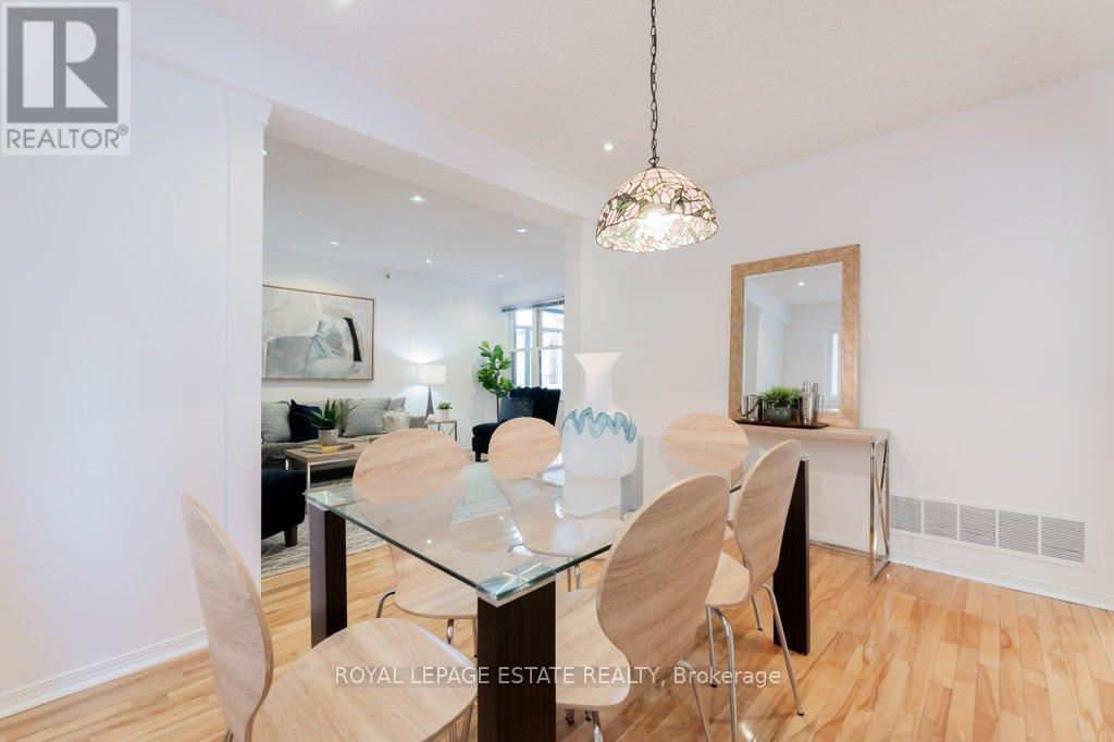 Photo 25 of 241 Rosedale Heights Drive, Vaughan ON