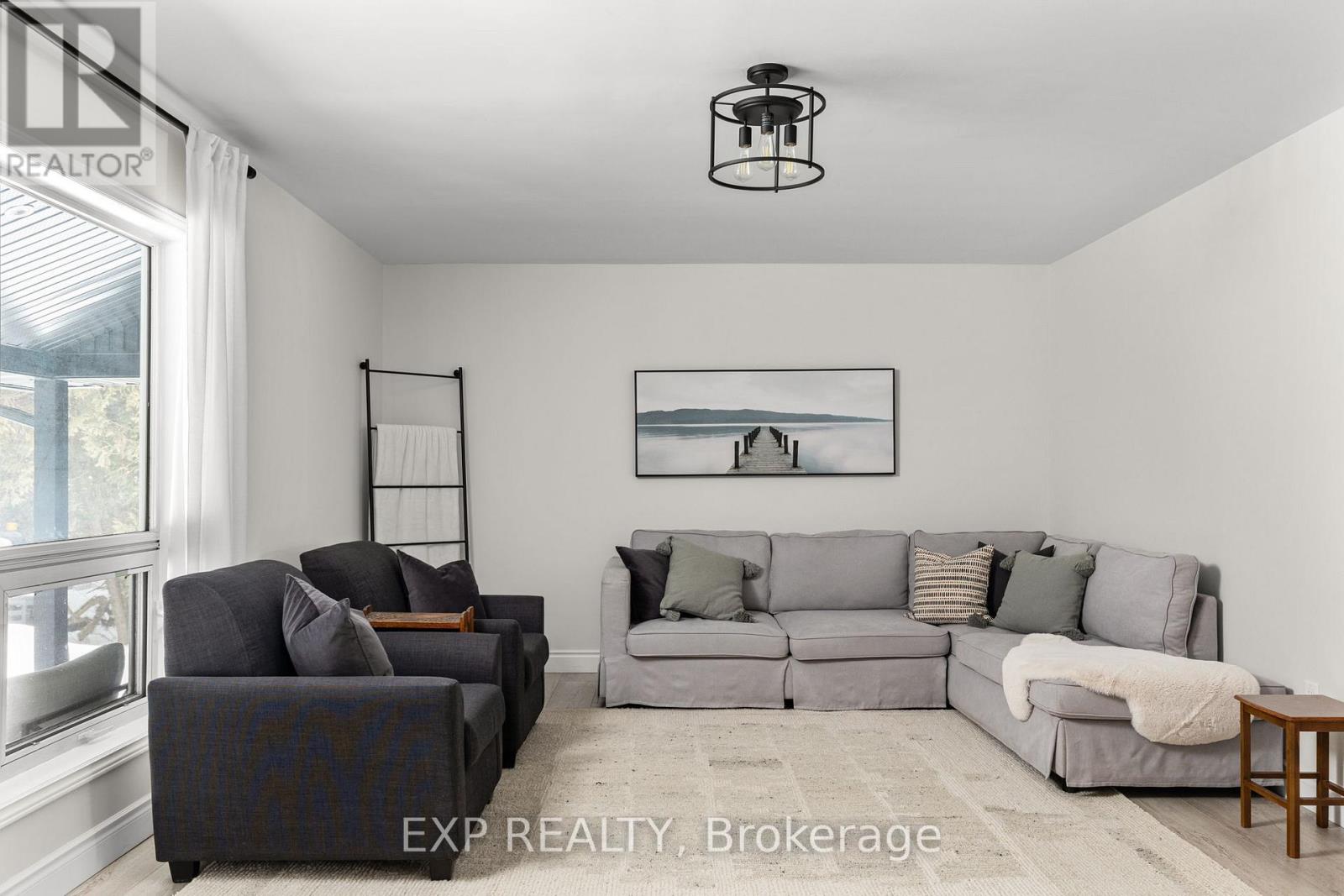 Photo 15 of 16245 7th Concession Road, King ON