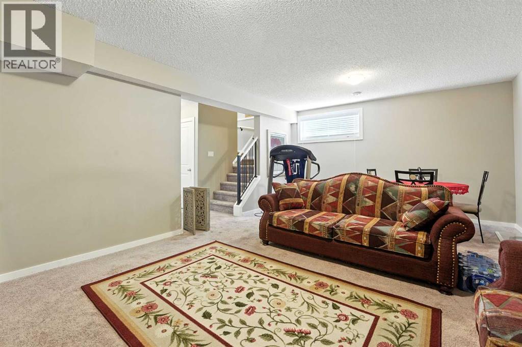 Photo 8 of 220 Legacy Crescent Se, Calgary AB