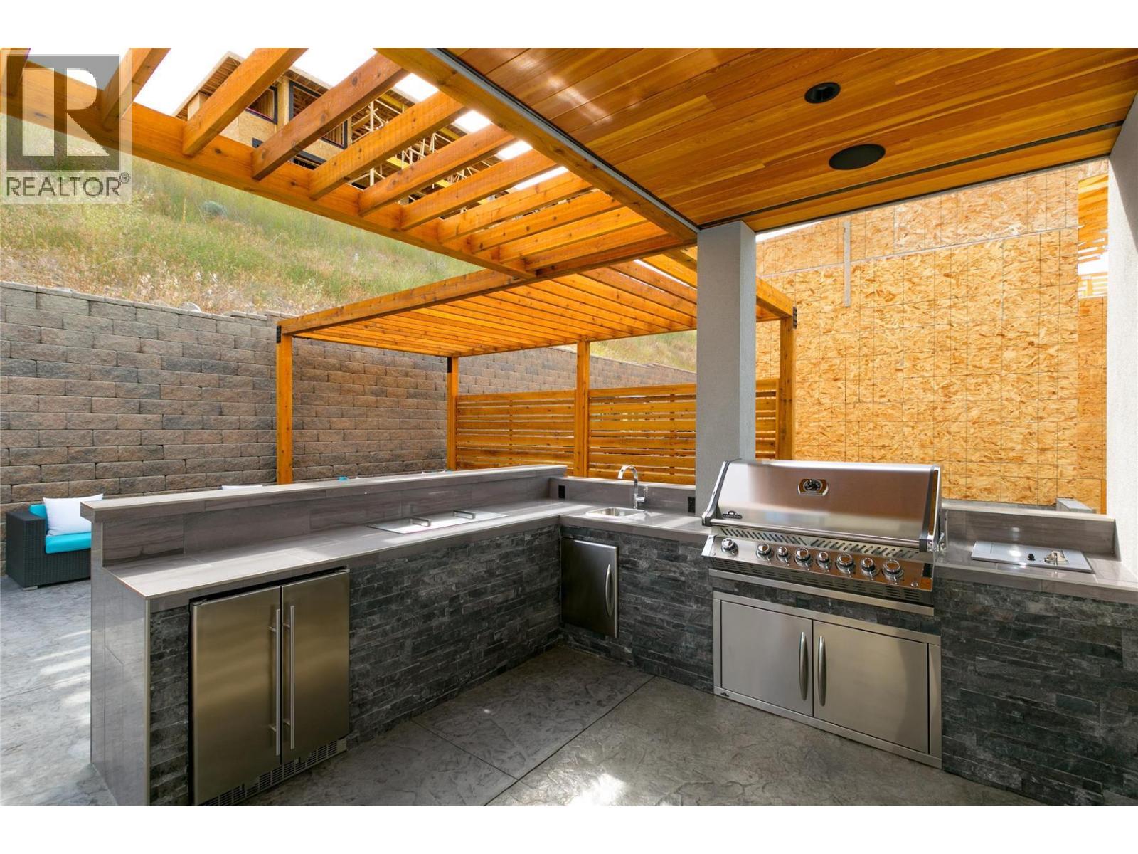  1673 Travertine Drive, Lake Country