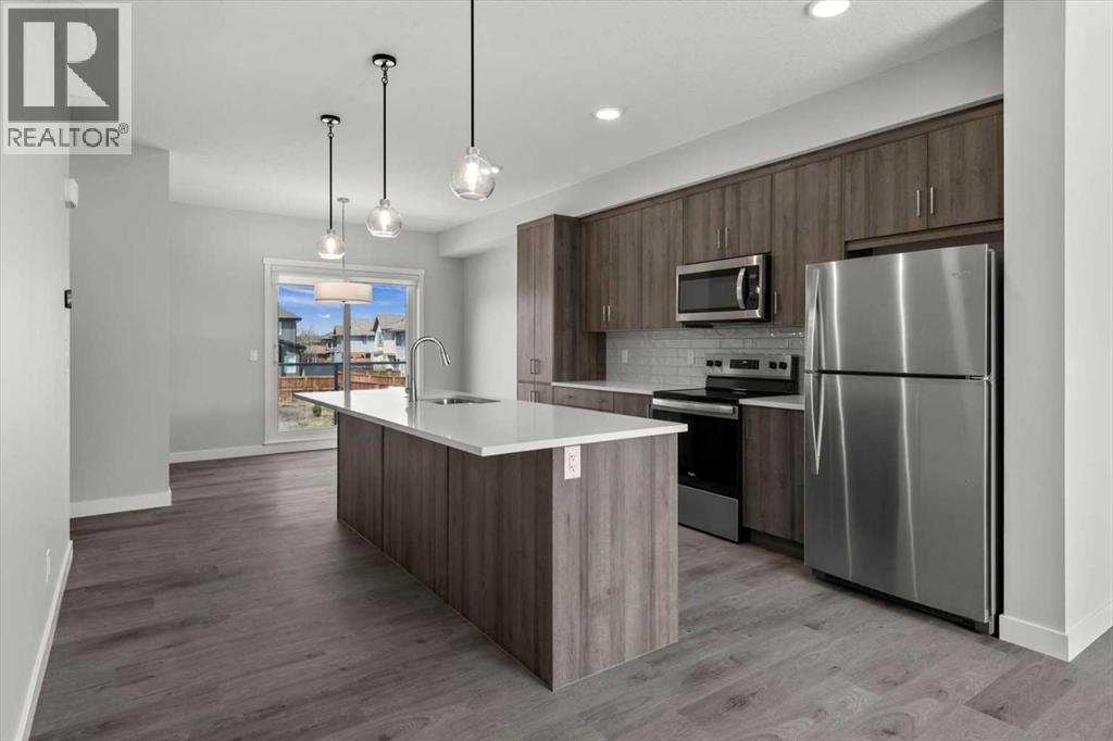 Single Family House for Sale in  Shawnee Square SW Shawnee Slopes Calgary 
