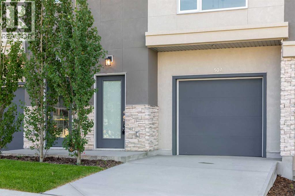 Single Family House for Sale in  Shawnee Square SW Shawnee Slopes Calgary 