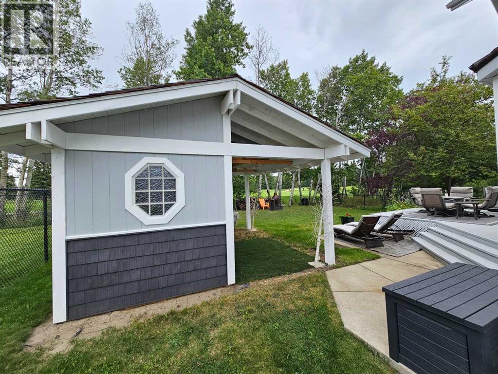 Photo 23 of 9424 Wedgewood Drive N, Wedgewood AB
