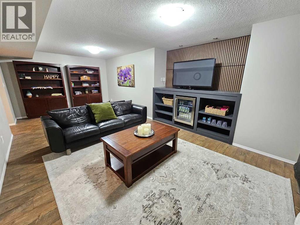 Photo 24 of 9424 Wedgewood Drive N, Wedgewood AB